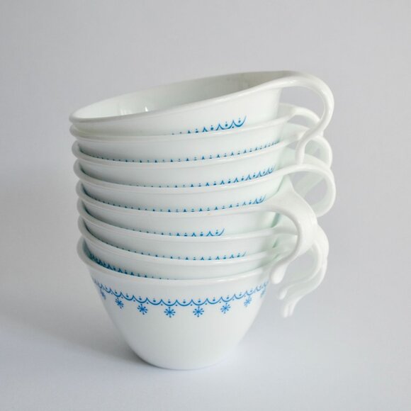 Corelle Snowflake Vintage Mugs Lot of 8 Hook Handles Handle - Picture 4 of 8